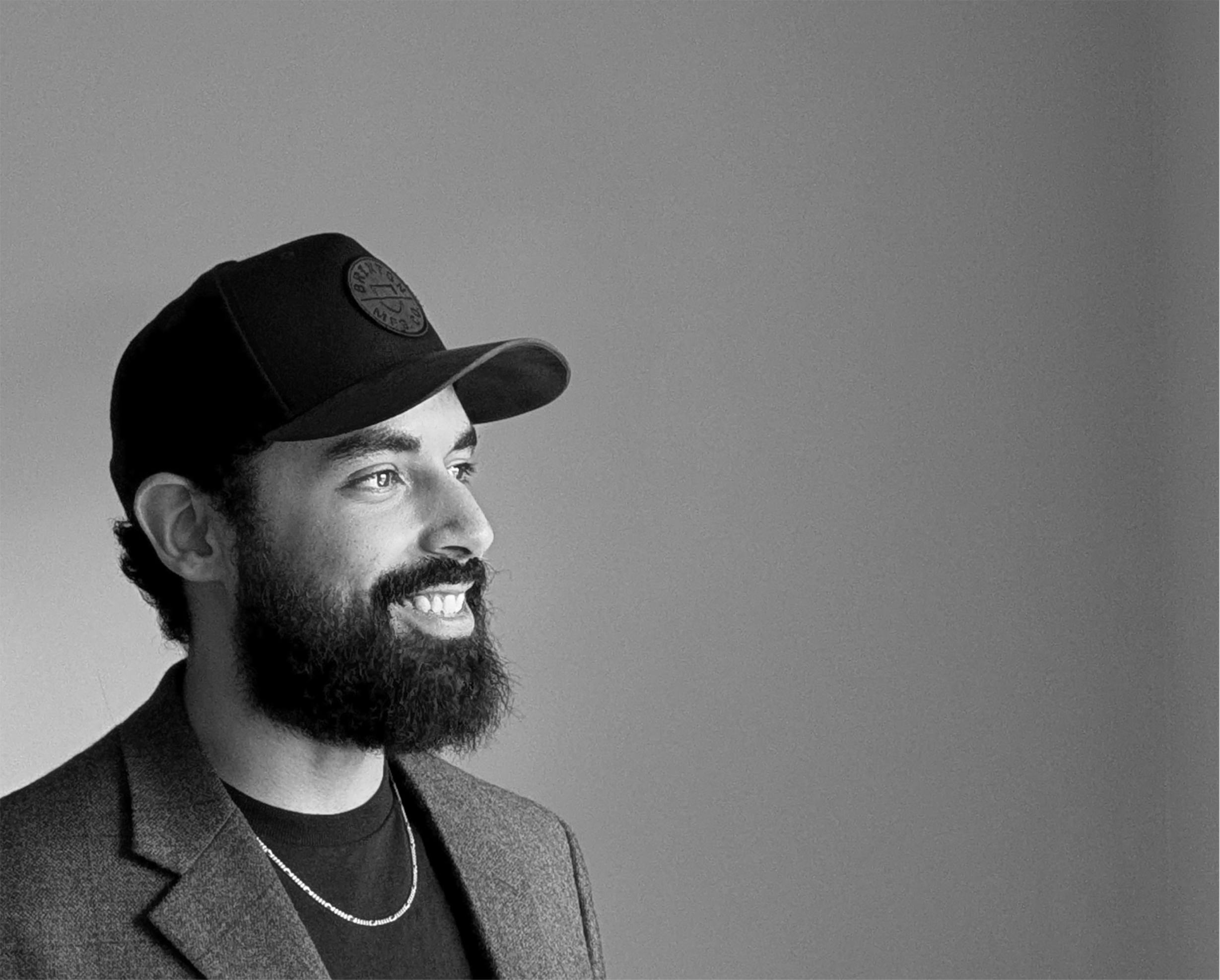 louheadshot-b_w